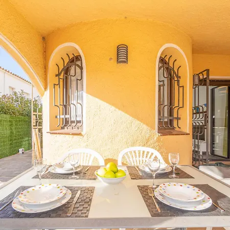 Apart-rent Casa Montgri 0130 Vila *